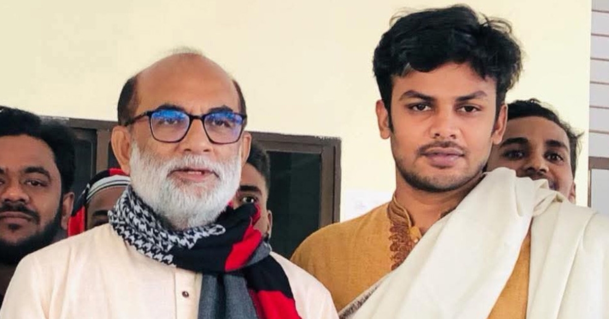 সাবেক মন্ত্রী শ ম রেজাউল করিম দু-মুখো সাপ : ছাত্রলীগ নেতা