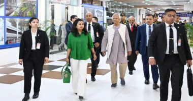 চার দিনের সরকারি সফরে লন্ডন যাচ্ছেন প্রধান উপদেষ্টা : গুরুত্ব পাবে রাজনৈতিক সমর্থন আদায়