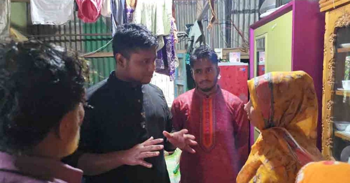 এই দেশ গড়ার মধ্য দিয়ে যেন শহীদদের রক্তের দায় আমরা দিতে পারি : হাসনাত আব্দুল্লাহ
