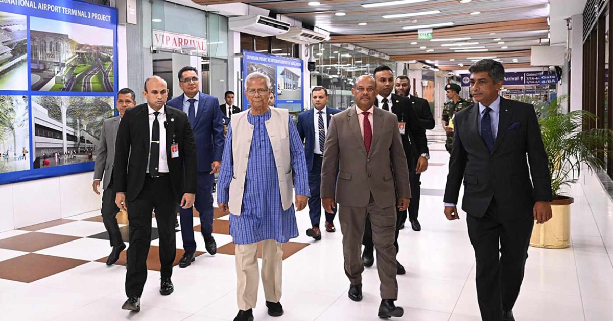 যুক্তরাজ্যের উদ্দেশে ঢাকা ছাড়লেন প্রধান উপদেষ্টা