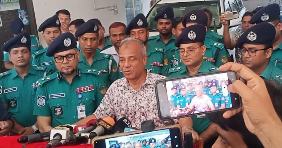 রিমান্ডে জিজ্ঞাসাবাদের জন্য কাঁচের মতো স্বচ্ছ ঘর করা হবে : স্বরাষ্ট্র উপদেষ্টা