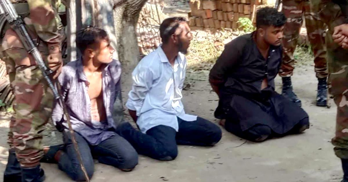 আ.লীগ নেতার বাড়িতে হামলা, নাহিদসহ ৩ সমন্বয়ক আটক
