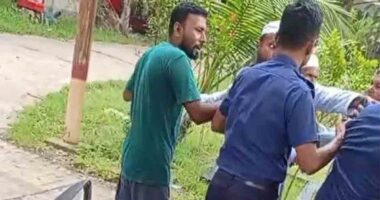 থানায় সালিশে আ. লীগ নেতার নেতৃত্বে জাতীয় নাগরিক কমিটির সদস্যককে মারধর