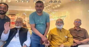 দীর্ঘ ১০ মাস পর প্রকাশ্যে সাবেক মন্ত্রী শ ম রেজাউল করিম
