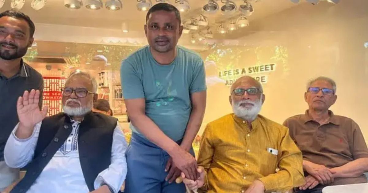 দীর্ঘ ১০ মাস পর প্রকাশ্যে সাবেক মন্ত্রী শ ম রেজাউল করিম