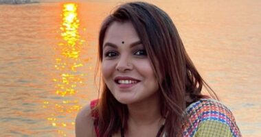 সৎ মা ইস্যুতে ফেঁসে যাচ্ছেন অভিনেত্রী শাওন