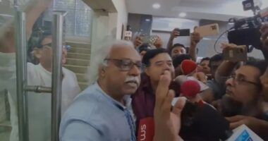 জামায়াতকে বে‌শি কথা বল‌তে দেওয়ায় সংলাপ থে‌কে দুই দলের ওয়াক আউট