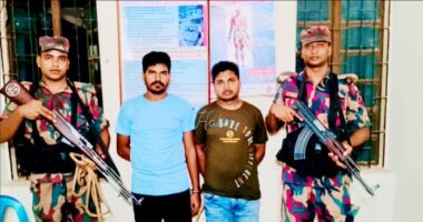 আটক দুই বাংলাদেশিকে ফেরত দিলো বিএসএফ
