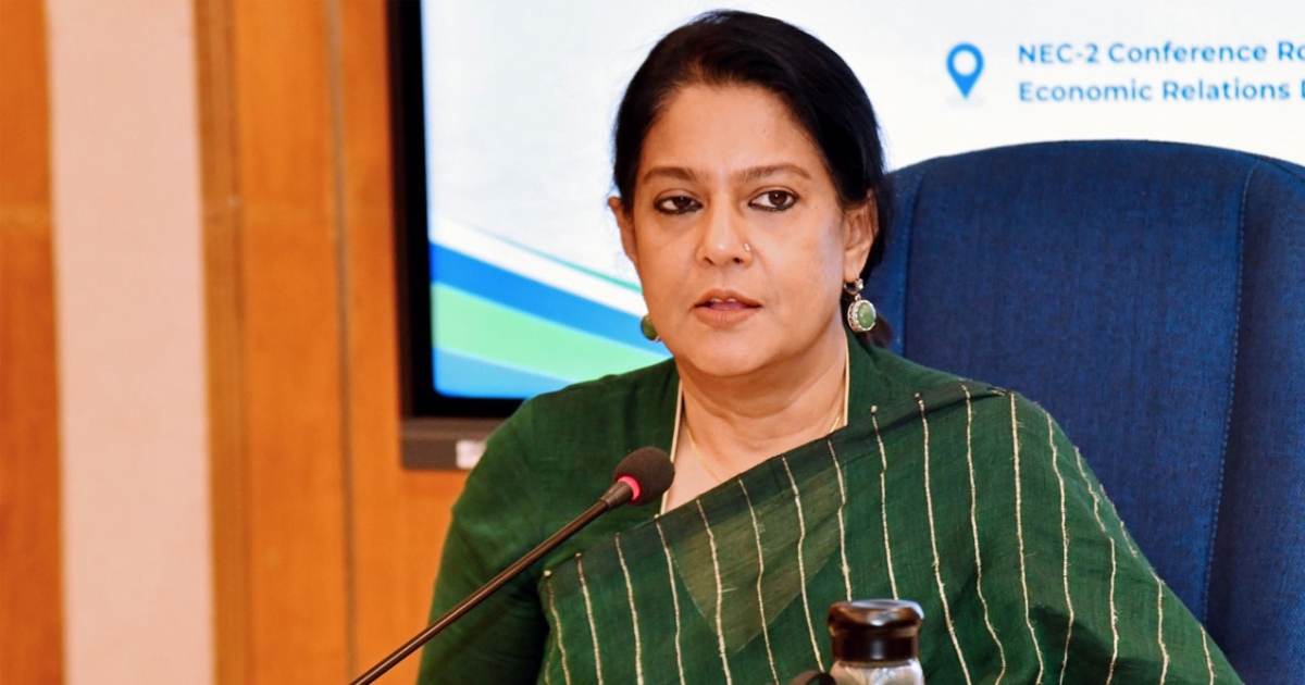 অক্টোবরের আগে ভাঙা রাস্তা মেরামত,সরিয়ে ফেলা হবে পুরনো বাস : উপদেষ্টা রিজওয়ানা