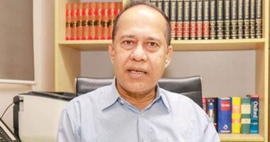 এবার গ্রেফতার সাবেক সিইসি হাবিবুল আউয়াল