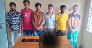 নাটোরে সেনাবাহিনীর অভিযানে দেশীয় অস্ত্রসহ ৬ জন আটক
