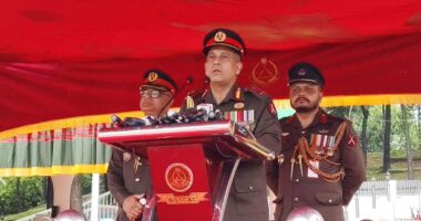 নবীন সৈনিকেরা প্রয়োজনে জীবন দেবে, দেশের এক ইঞ্চি মাটি হাতছাড়া করবে না : বিজিবি ডিজি
