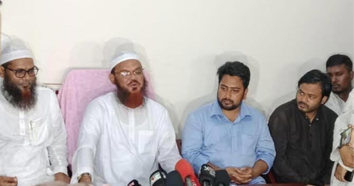 সৌজন্য সাক্ষাৎ করতে বরিশালে চরমোনাই পীরের দরবারে এনসিপির কেন্দ্রীয় প্রতিনিধি দল
