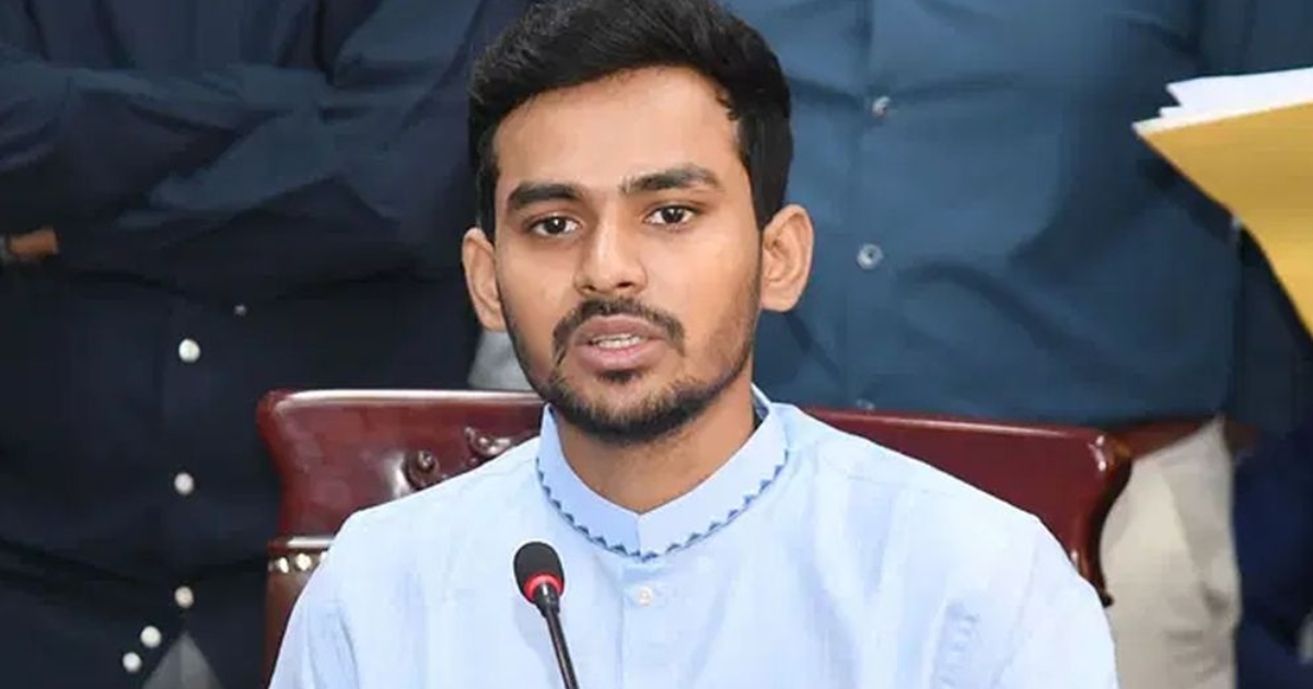 জীবন-মৃত্যুর মতো পরিস্থিতি না হলে ঘর থেকে বের হবেন না : গোপালগঞ্জবাসীকে আসিফ মাহমুদ