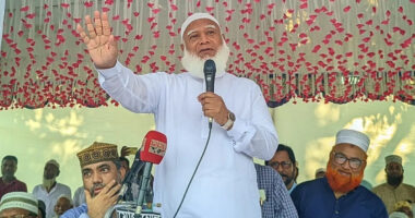 শহীদ পরিবারের সদস্যরা কারও কাছে ভিক্ষা চান না, তারা সম্মানের সঙ্গে বাঁচতে চান : জামায়াত আমির