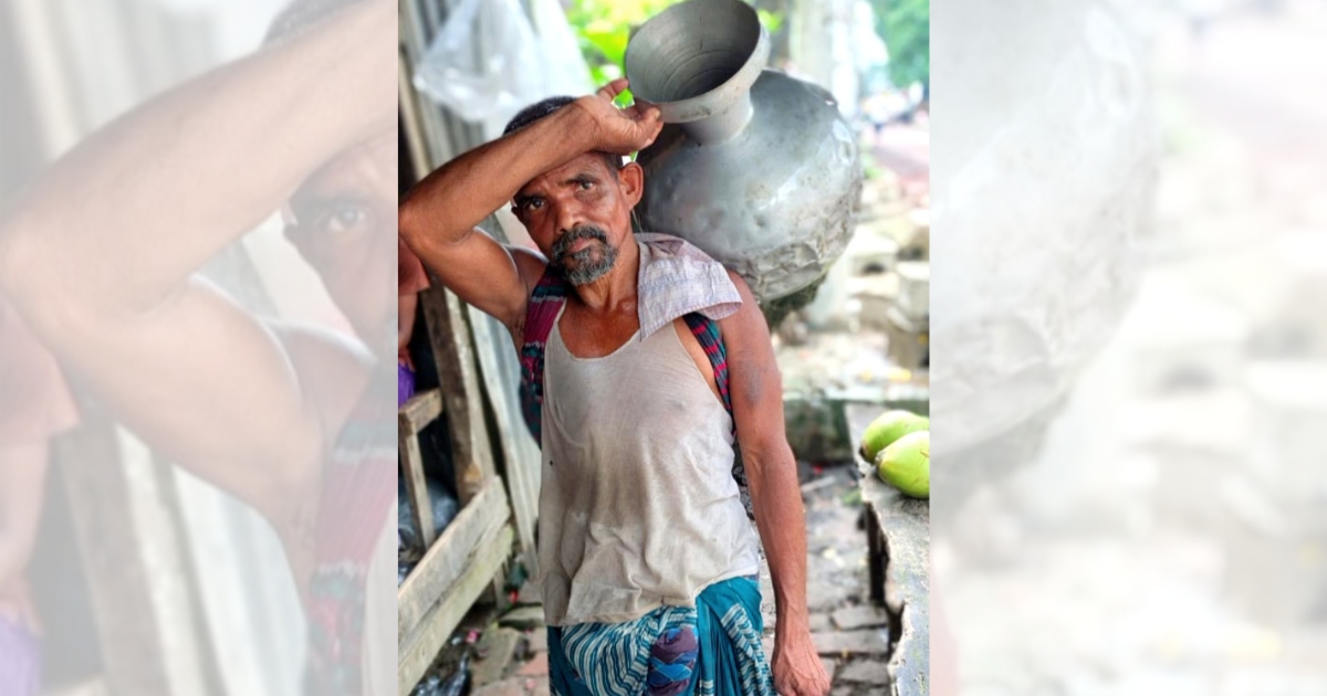 এক কলসি পানি আইন্না দেই, হ্যারা আমারে পাঁচ টাহা দেয়