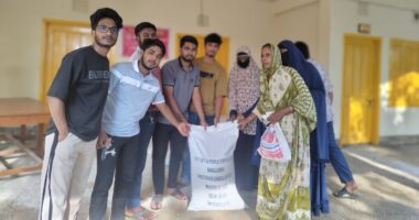 বন্যায় ক্ষতিগ্রস্ত ১০০ পরিবারকে দীঘিনালা বৈষম্য বিরোধী ছাত্র আন্দোলনের চাউল সহায়তা