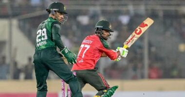 দীর্ঘ ৯ বছর পর টি-টোয়েন্টিতে পাকিস্তানকে হারাল বাংলাদেশ