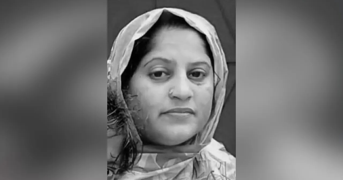 স্কুল থেকে মেয়েকে আনতে গিয়ে প্রাণ হারালেন মা