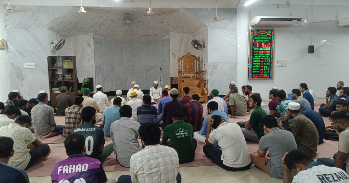 উত্তরার বিমান দুর্ঘটনায় নিহতদের স্মরণে শেকৃবিতে ছাত্রশিবিরের দোয়া মাহফিল