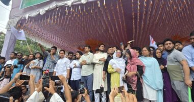 হাসনাত আব্দুল্লাহকে নিরাপদে সরিয়ে নিল পুলিশ