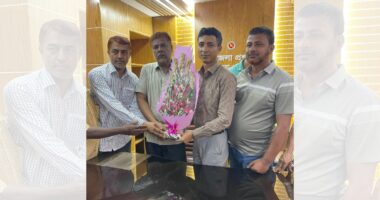 কয়রায় নবাগত ইউএনও এর সাথে কয়রা বাজার কমিটির সৌজন্য সাক্ষাৎ