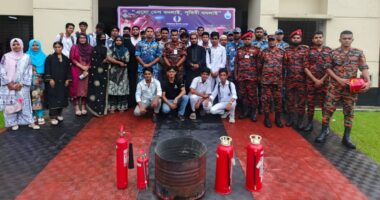 ভোলায় কোস্ট গার্ডের অগ্নি নির্বাপণ প্রশিক্ষণ ও সচেতনতামূলক কর্মসূচি