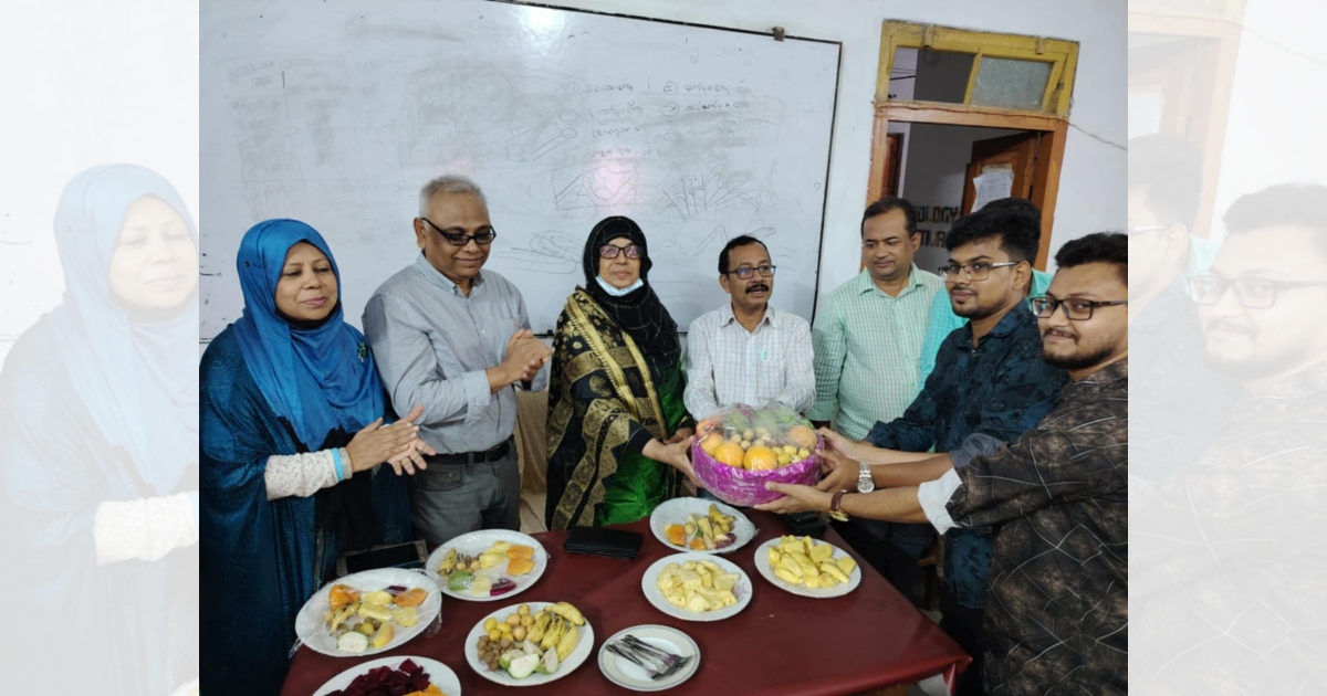 প্রাণিবিদ্যা বিভাগের ব্যতিক্রমী উদ্যোগ: সোহরাওয়ার্দী কলেজে মৌসুমি ফলের উৎসব