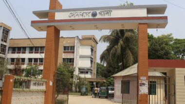 সেনবাগে মুরগির খামারের পাশে বিদ্যুৎস্পৃষ্ট অটোরিকশা চালককের লাশ উদ্ধার করেছে পুলিশ