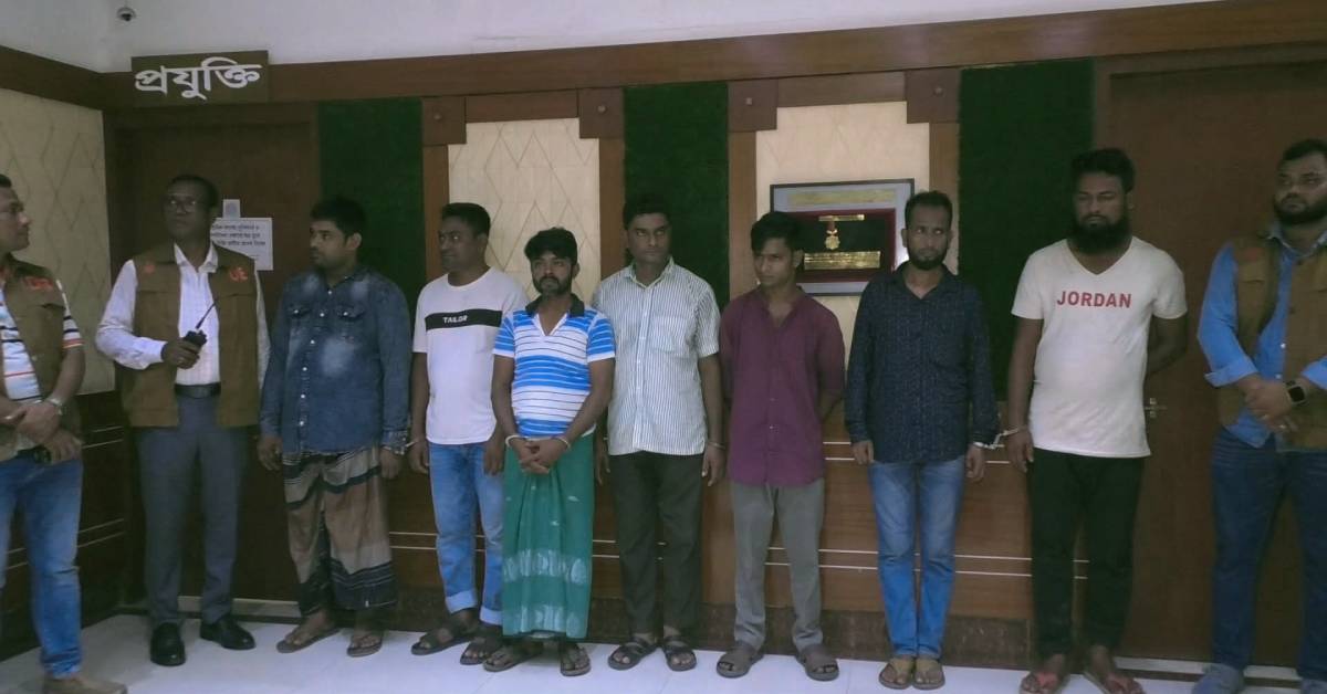 মুন্সিগঞ্জে ছিনতাইকারী ইজিবাক সহ চক্রের ৭ সদস্য গ্রেফতার