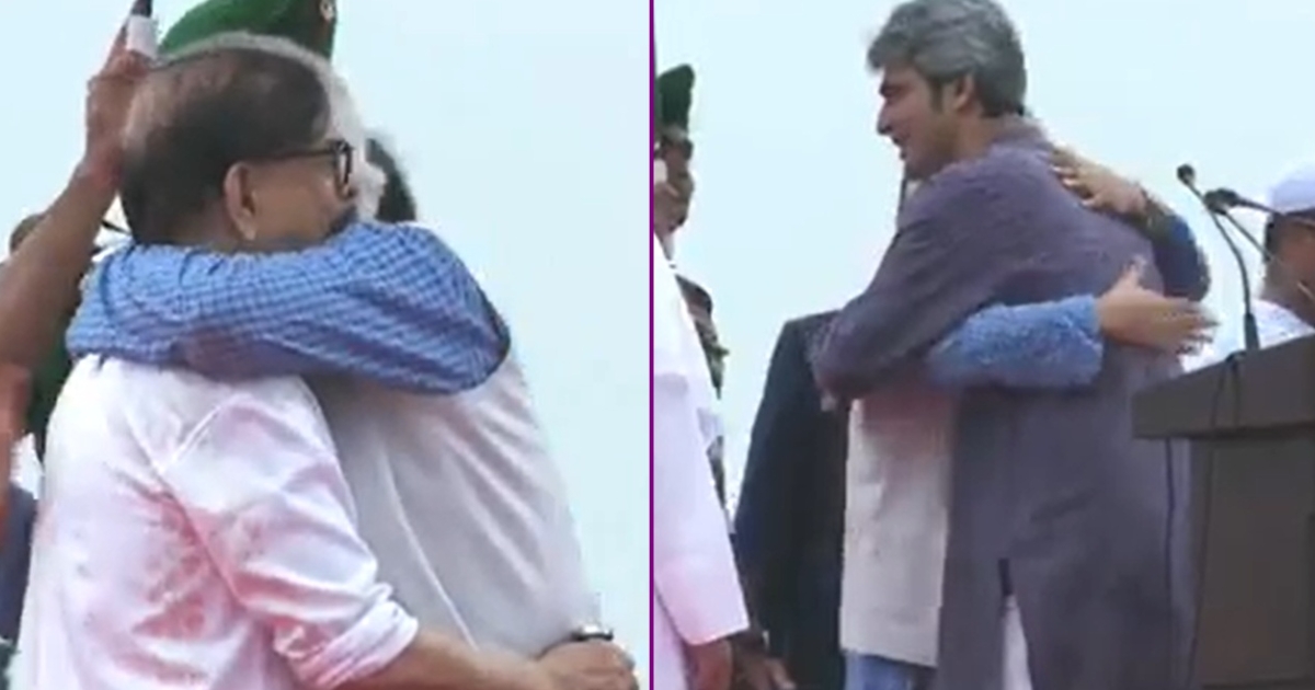 ঘোষণাপত্র পাঠ শেষে নেতাদের সঙ্গে বুক মেলালেন প্রধান উপদেষ্টা