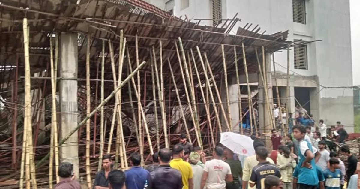 নজরুল বিশ্ববিদ্যালয়ে নির্মাণাধীন ছাত্র হলের ছাদ ধসে শ্রমিক আহত