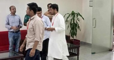 সিইসির সঙ্গে দেখা করতে ইসিতে হাসনাত-নাসীরুদ্দীন