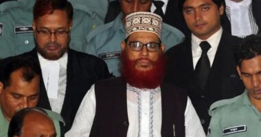 আওয়ামী মবের বাধায় খুলনায় কবর দেওয়া যায়নি আল্লামা সাঈদীকে