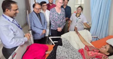 মাইলস্টোন ট্র্যাজেডি : দগ্ধদের দেখতে বার্ন ইনস্টিটিউটে ব্রিটিশ হাইকমিশনার