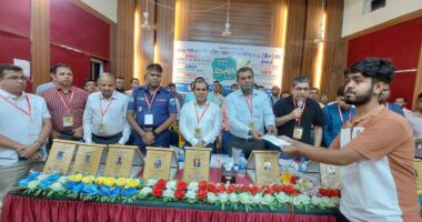 শিবগঞ্জে সংবর্ধনা পেলো ৪ শতাধিক মেধাবী শিক্ষার্থী