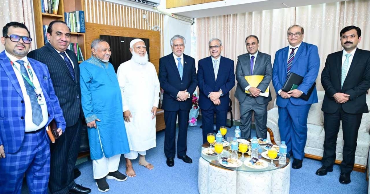 স্বাস্থ্যের খোঁজ নিতে জামায়াতের আমিরের বাসায় পাকিস্তানের পররাষ্ট্রমন্ত্রী