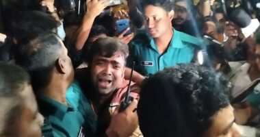 ধানমন্ডি ৩২ নম্বরে এসে যুবকের ভিডিও কল, আ.লীগ সন্দেহে গণপিটুনি