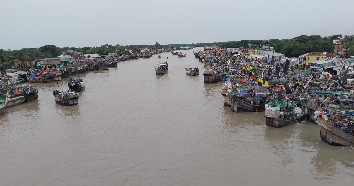 কুয়াকাটায় মৌসুমি বায়ুর প্রভাবে টানা বৃষ্টি, জনজীবন স্থবির