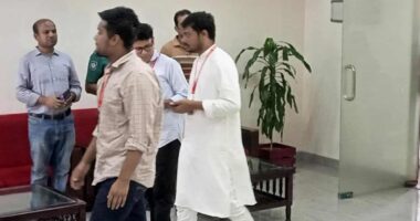 ইসিতে সিইসির সঙ্গে দেখা করতে গেলেন হাসনাত-নাসীরুদ্দীন