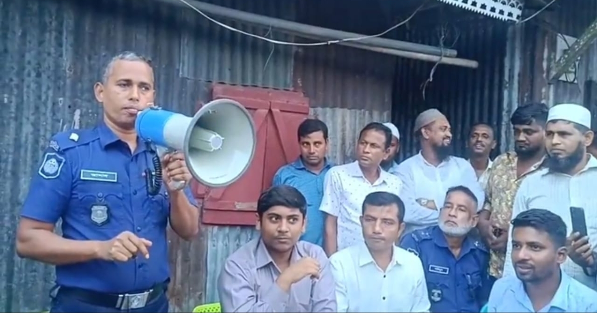গলাচিপায় জব্দকৃত ট্টলিং বোটের সেই মাছ উন্মুক্ত নিলামে ৩ লাখ টাকায় বিক্রি