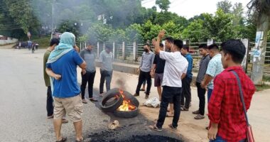 খাগড়াছড়িতে সড়ক অবরোধ, সাজেকে আটকা হাজারো পর্যটক