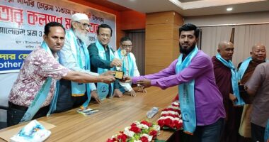 তথ্যপ্রযুক্তি খাতে বিশেষ অবদানে মাদার তেরেসা গোল্ডেন অ্যাওয়ার্ডে ভূষিত সাংবাদিক মোস্তফা খান