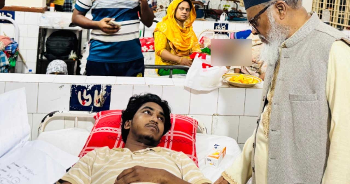 আ হ ত চবি শিক্ষার্থীদের খোঁজখবর নিতে মধ্যরাতে হাসপাতালে ধর্ম উপদেষ্টা
