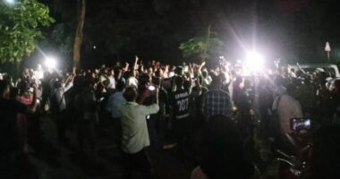 নির্বাচনে কারচুপির অভিযোগ জাকসু বাতিলের দাবিতে সাবেক শিক্ষার্থীদের নেতৃত্বে মিছিল