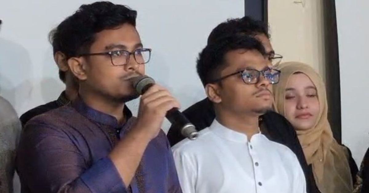 আনুষ্ঠানিকভাবে ডাকসুর দায়িত্ব নিলেন সাদিক কায়েম-ফরহাদরা