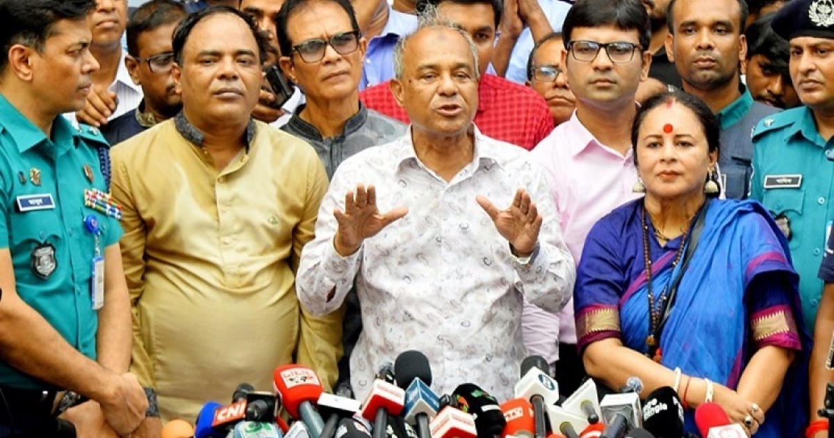 এবারের দুর্গাপূজা আরও উৎসবমুখর পরিবেশে হবে : স্বরাষ্ট্র উপদেষ্টা