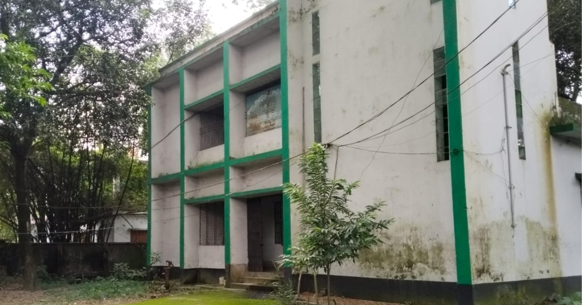 শিবগঞ্জে ভুতুড়ে ভবনে টেলিফোন এক্সচেঞ্জ অফিস