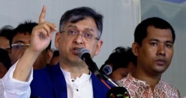 একটি রাজনৈতিক দল ধর্মের ভিত্তিতে জাতিকে বিভাজন সৃষ্টি করতে চায় : সালাহউদ্দিন আহমদ
