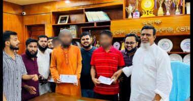 ভোলা সরকারি কলেজের ১২ শিক্ষার্থী পেল আর্থিক সহায়তা